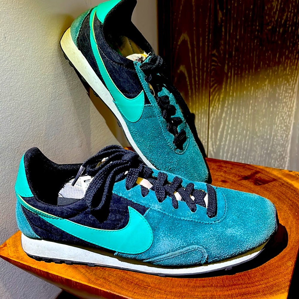NIKE retro sneakers